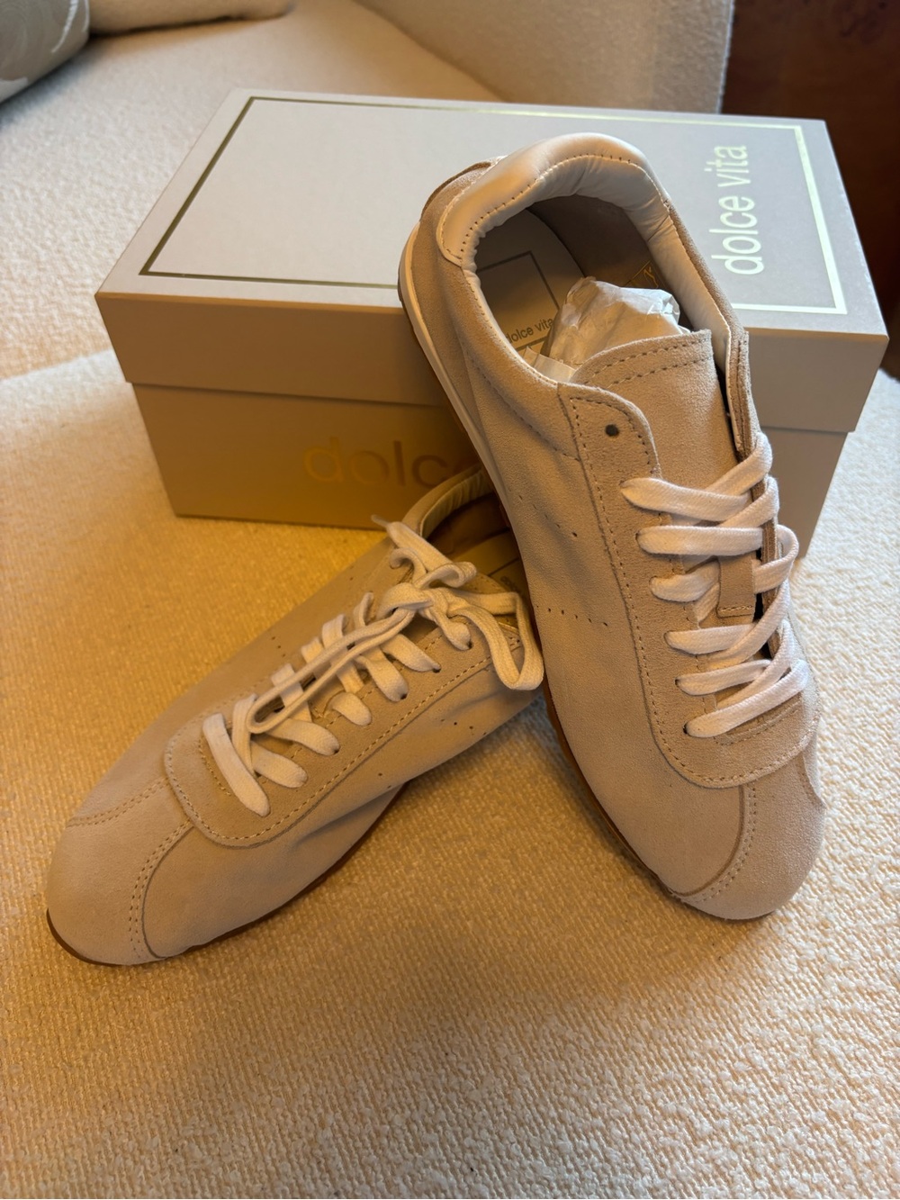 Classic Women's Suede Sneaker in Off-White - Picture 7 of 7